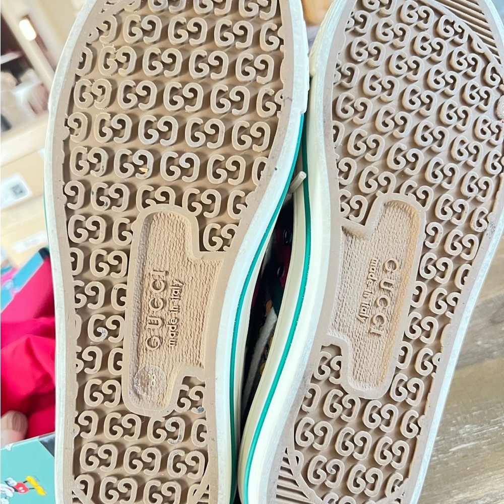 Gucci x Disney Mickey Mouse Athletic Shoes - Green and Cream - Picture 6 of 6